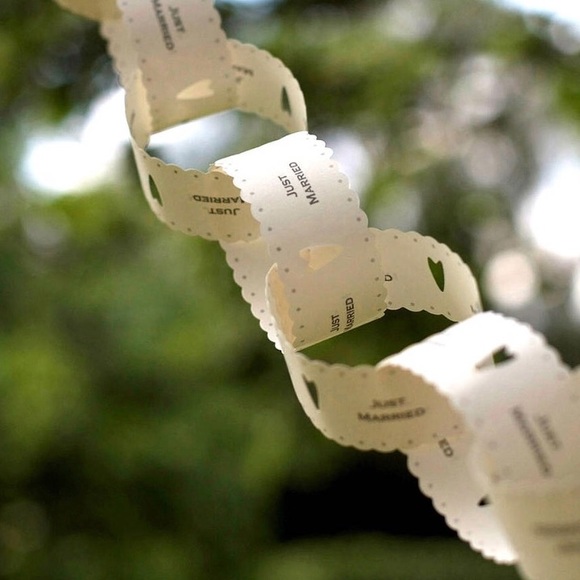 East of India | Paper Chains Just Married - Picture 3 of 7